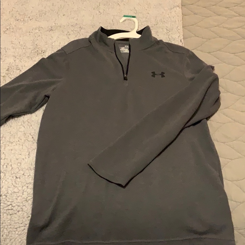 Underarmor Pull-over